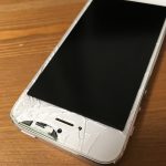 【iPhone】iPhone5sの画面が砕け散ったのでiPhoneSEに機種変、ポールスミスのようなスマホケース